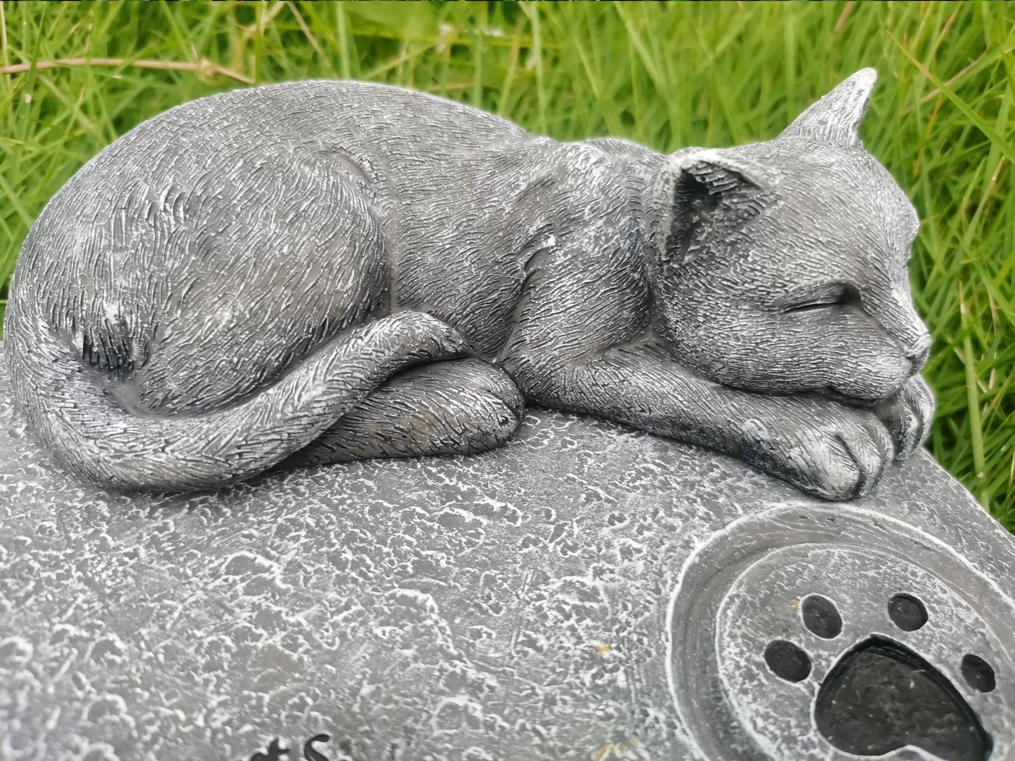 Customizable Cat Memorial Stone with Sleeping Cat Sculpture